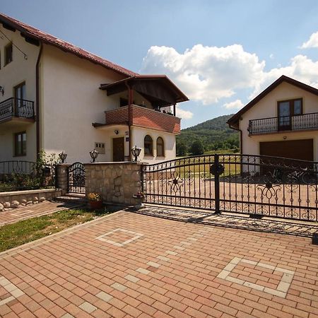 Apartman Lucija & Luka โอโทชาส ภายนอก รูปภาพ