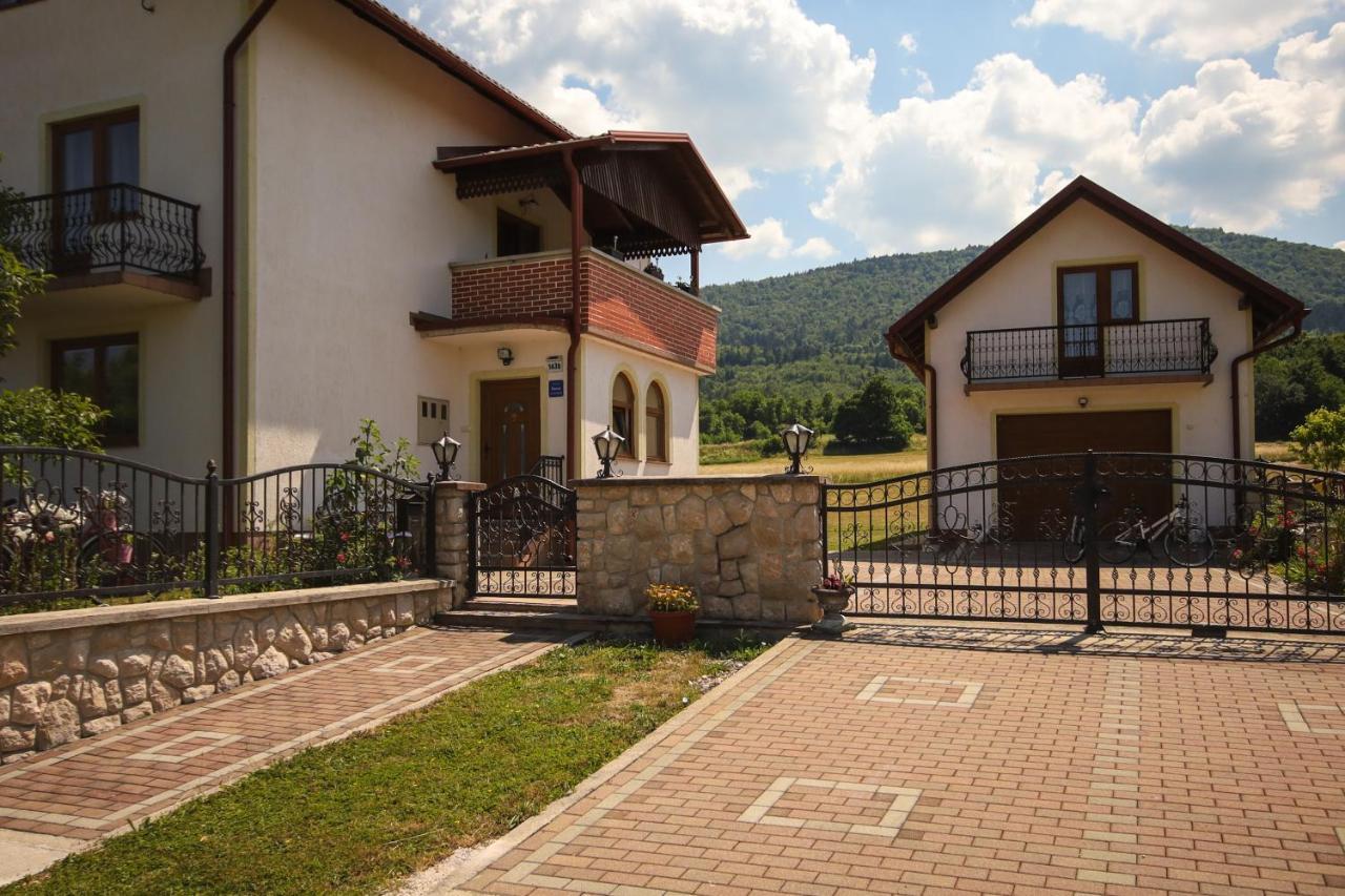 Apartman Lucija & Luka โอโทชาส ภายนอก รูปภาพ