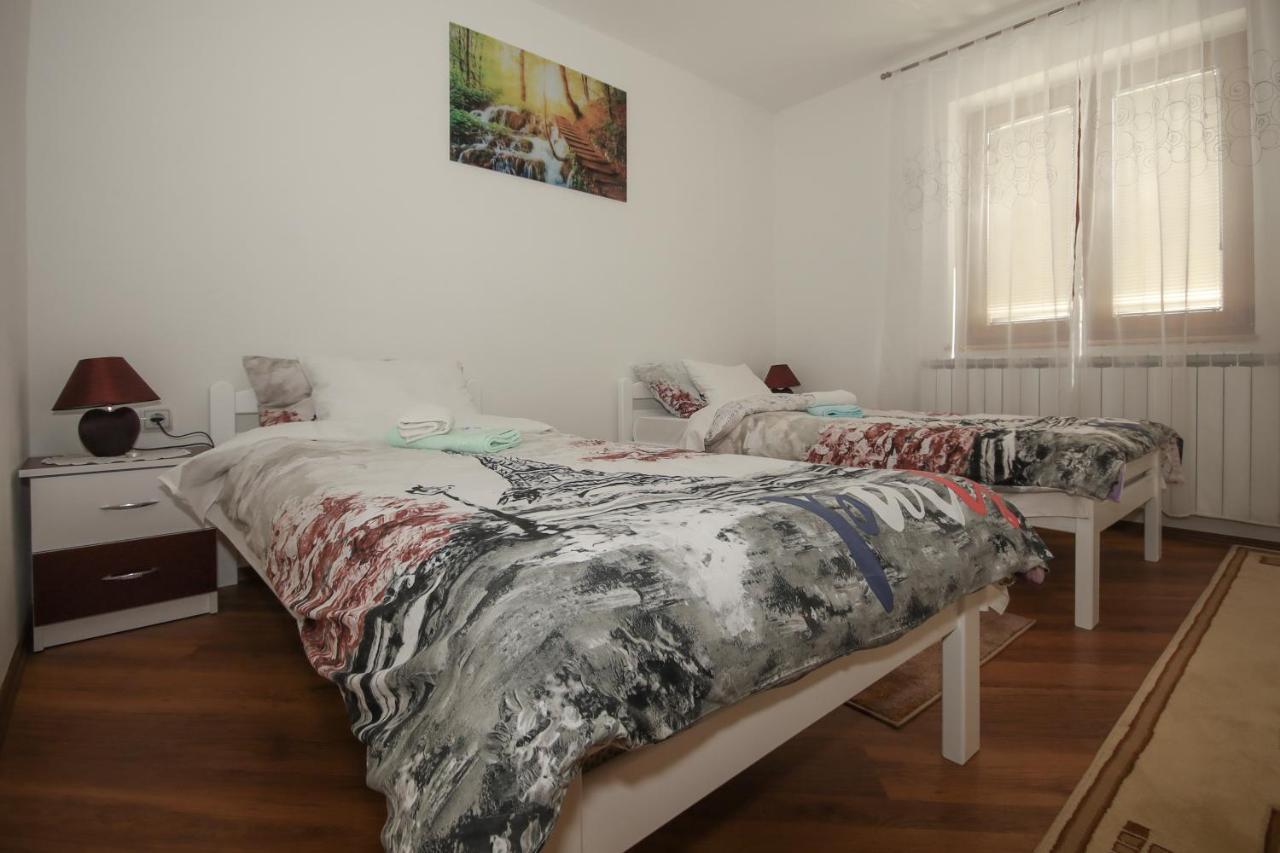 Apartman Lucija & Luka โอโทชาส ภายนอก รูปภาพ