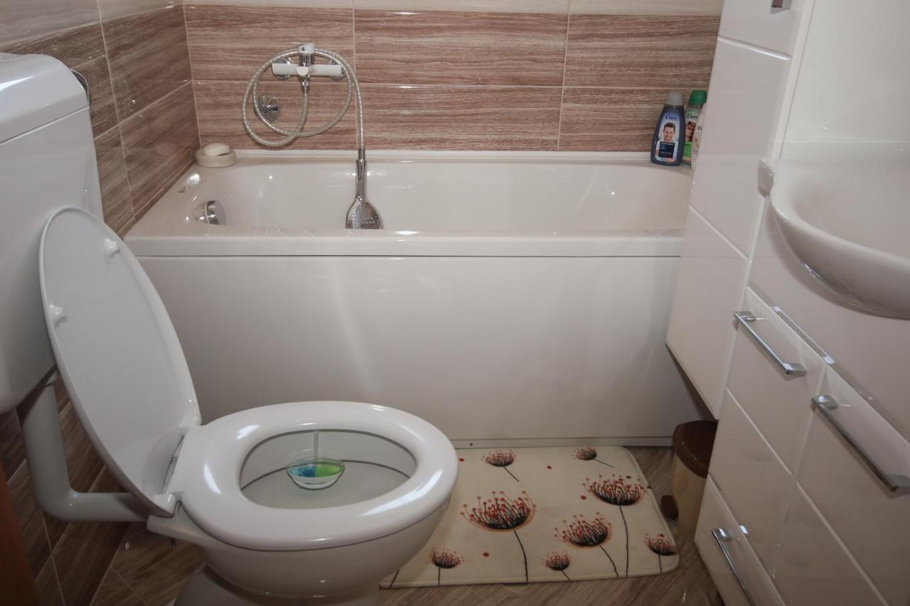 Apartman Lucija & Luka โอโทชาส ภายนอก รูปภาพ