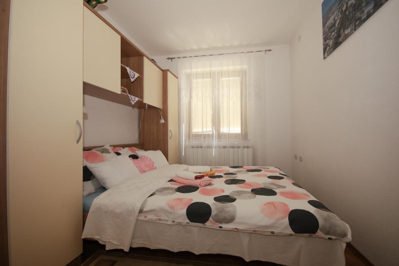 Apartman Lucija & Luka โอโทชาส ภายนอก รูปภาพ