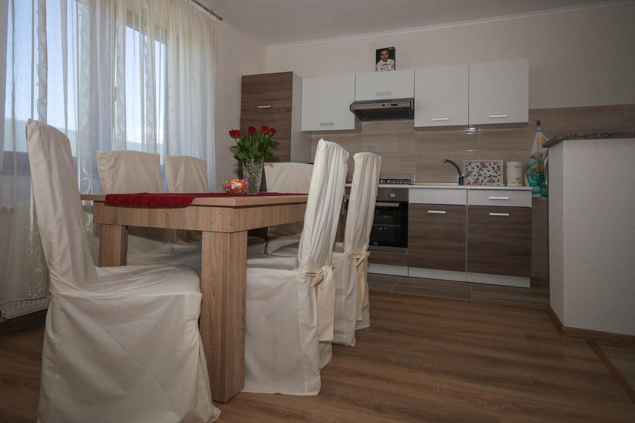 Apartman Lucija & Luka โอโทชาส ภายนอก รูปภาพ