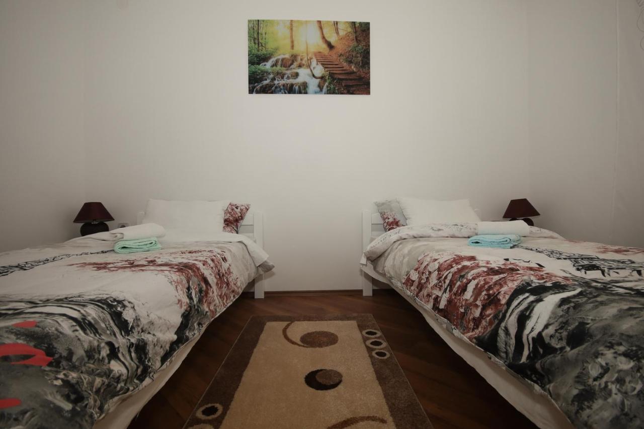 Apartman Lucija & Luka โอโทชาส ภายนอก รูปภาพ