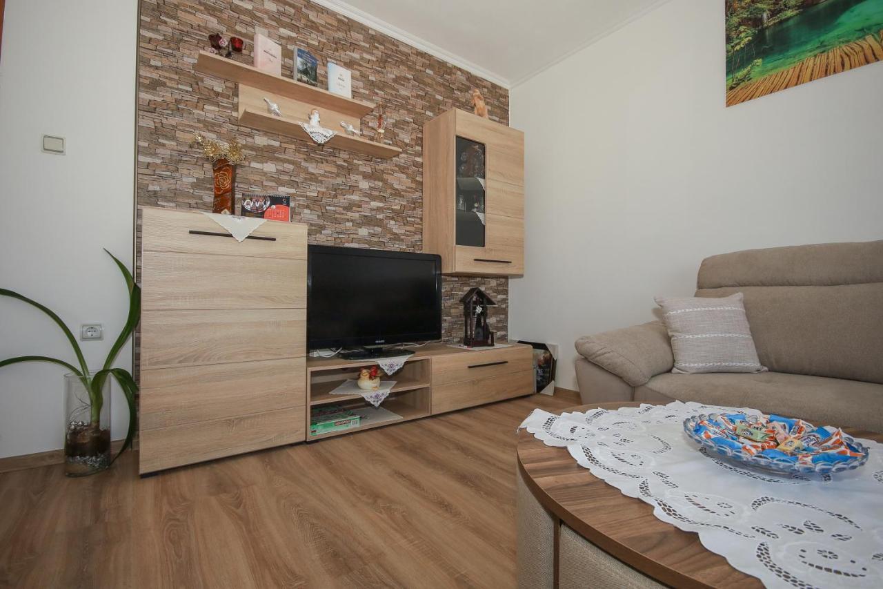 Apartman Lucija & Luka โอโทชาส ภายนอก รูปภาพ