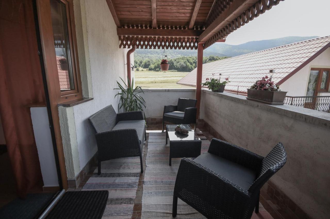 Apartman Lucija & Luka โอโทชาส ภายนอก รูปภาพ